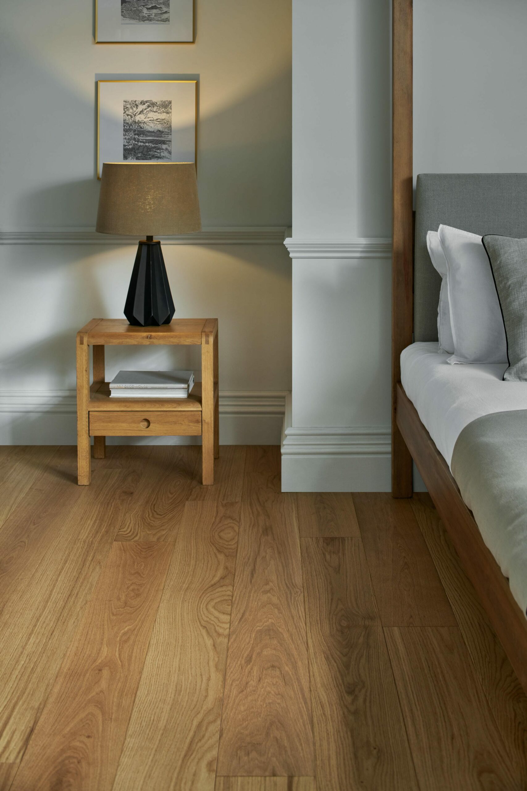 Bourton Natural Oak Cameo 01
