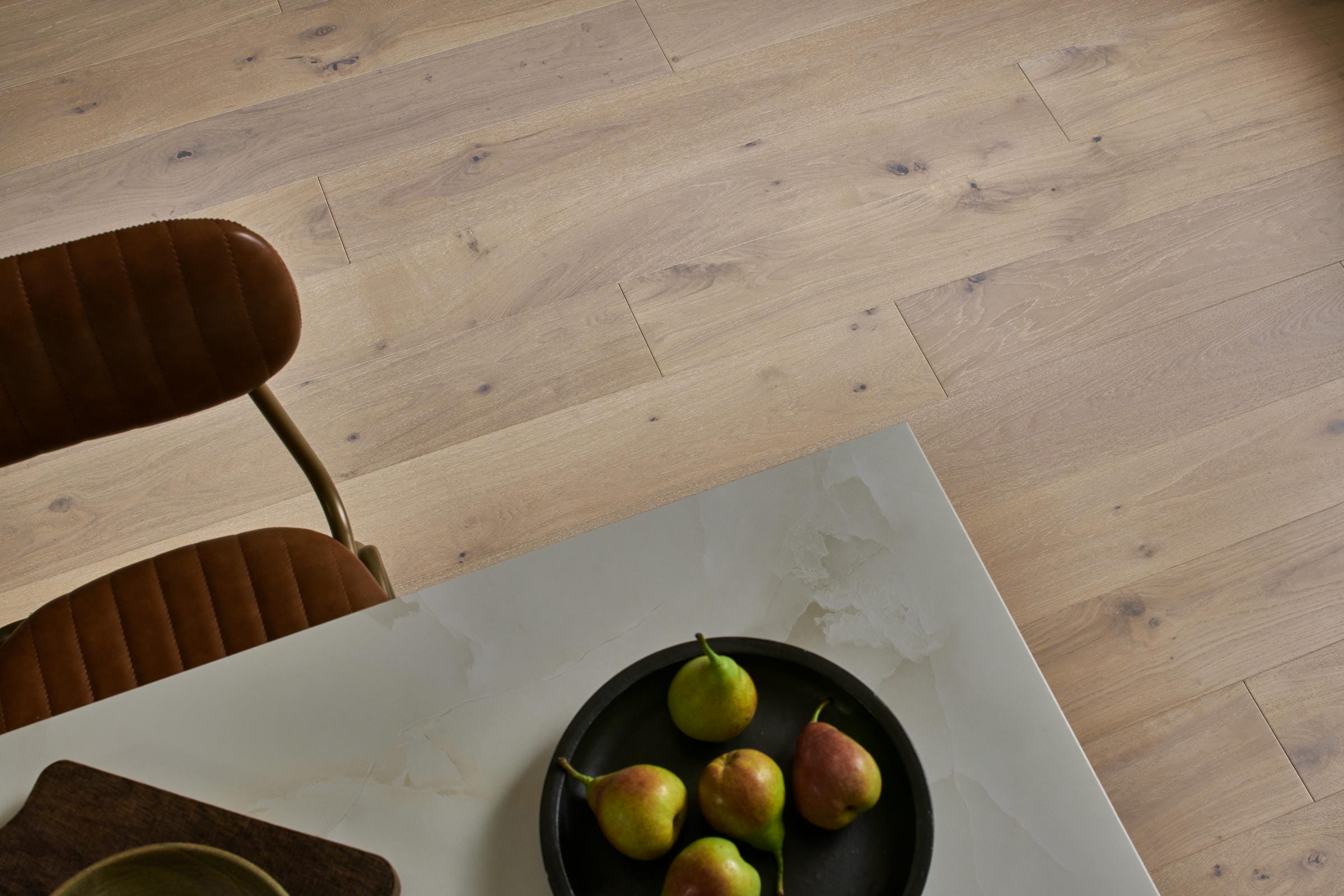 Stonehaven Strait Oak Cameo 02